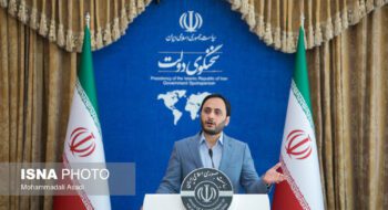 62133204 سخنگوی دولت: توسعه عمرانی فرع بر رعایت محیط زیست است.